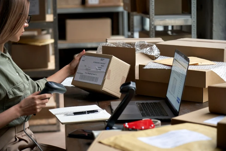 How Suppliers Can Overcome E-Commerce Supply Chain Challenges